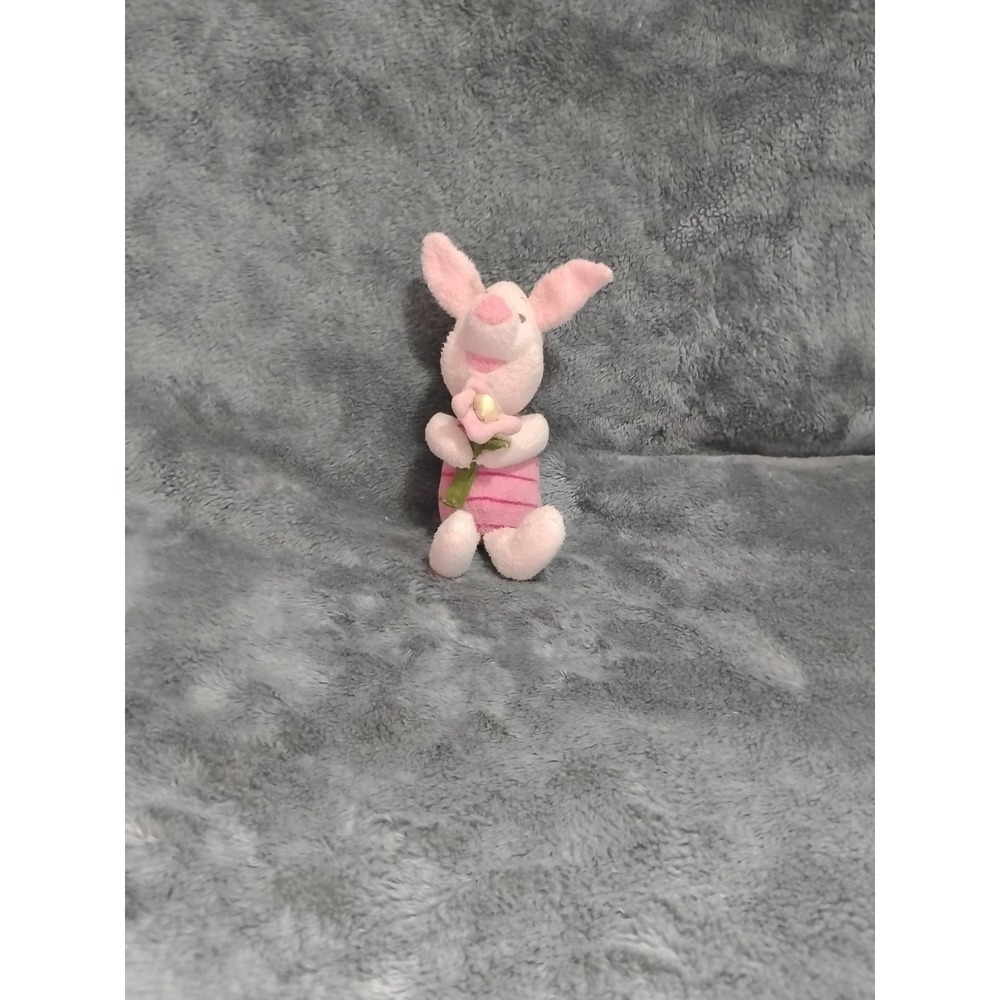 Piglet W Flower Plushed‎ Stuffed Animal 9"